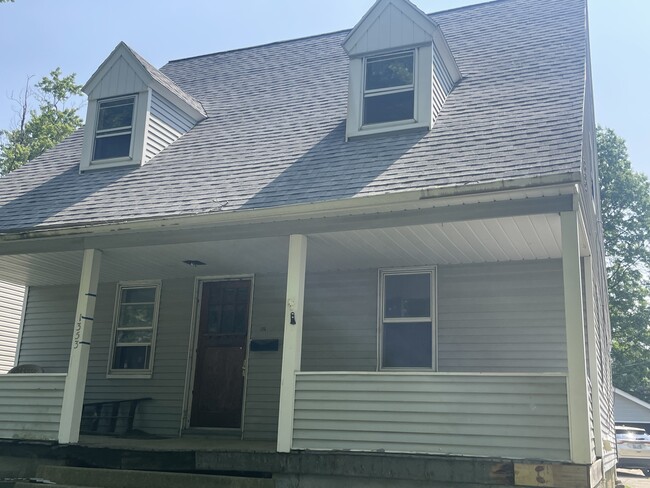 Primary Photo - 1353 Grant St