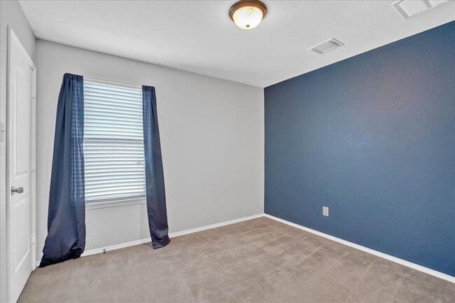 Building Photo - 1705 Uhland Dr