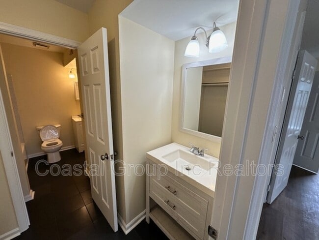 Building Photo - 715 Wolftrap Ln