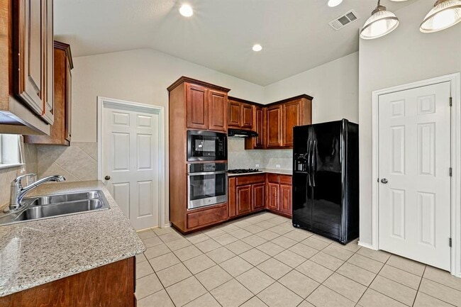 Building Photo - 49 White Magnolia Cir