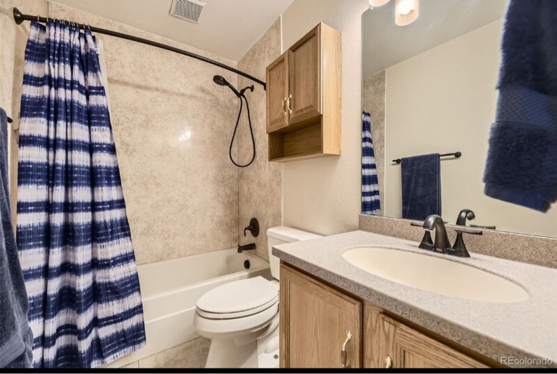 Building Photo - 17076 Foxton Dr