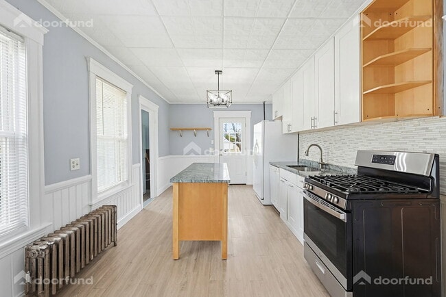 Building Photo - 121 Delmont Ave