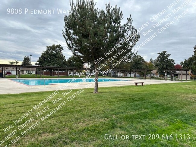 Building Photo - North Stockton 3 Bedroom 2 Bath Home."Comm...