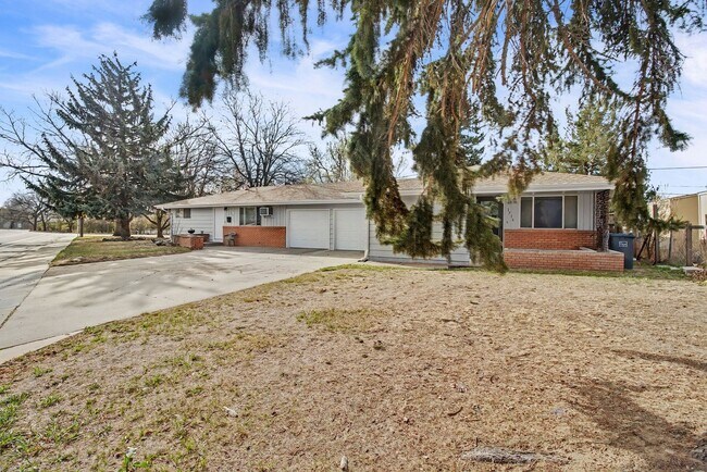 Building Photo - 1714-1716 W 8th St