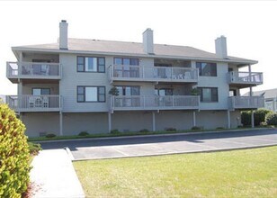 Building Photo - 2313 N Lumina Ave