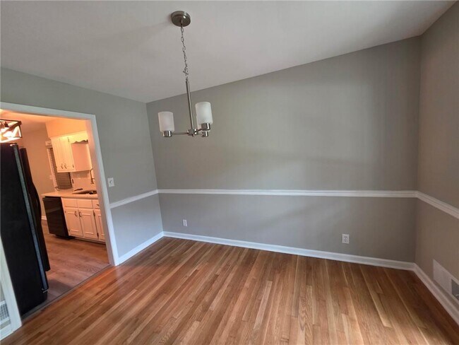 Building Photo - 4886 Candlewood Ln