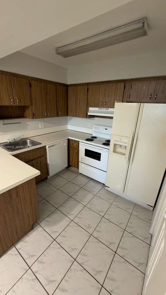 Building Photo - 1750 W 56th St