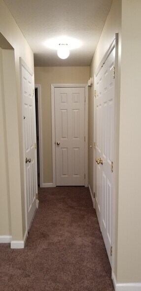 Building Photo - 821 Plantation Dr