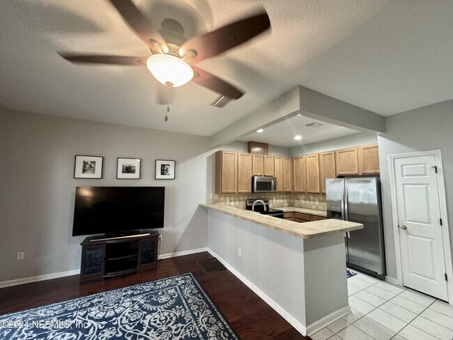 Building Photo - 13497 Sunstone St