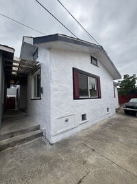 Building Photo - 54-1617