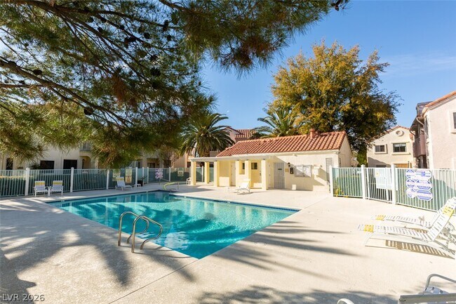 Building Photo - 4873 S Torrey Pines Dr