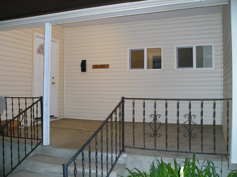 Building Photo - 409 E 29th Ave