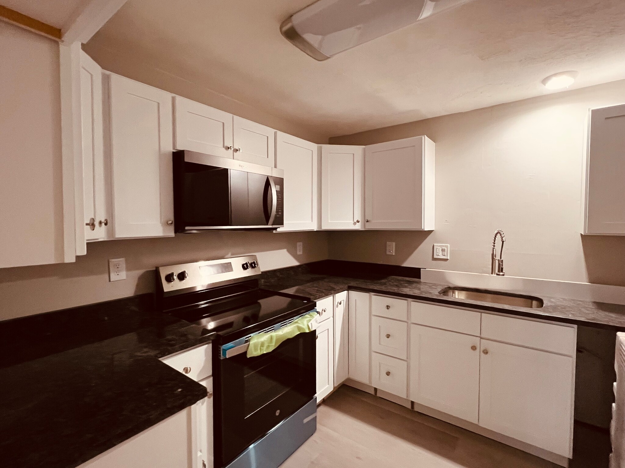 Kitchen - 144 Yorkshire St