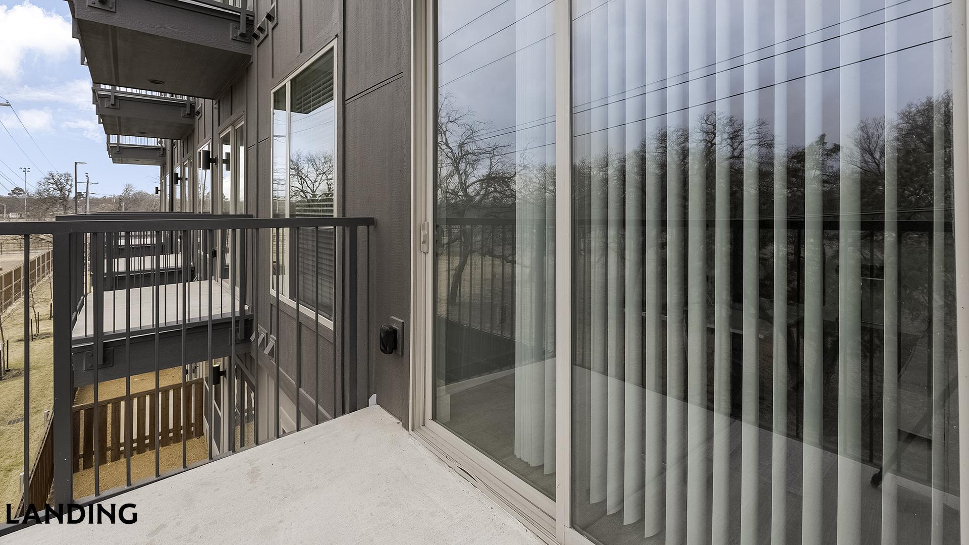 Building Photo - 650 E Sycamore St