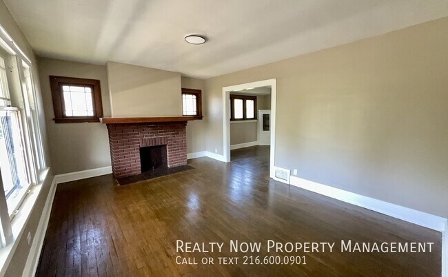 Building Photo - 949 Helmsdale Rd