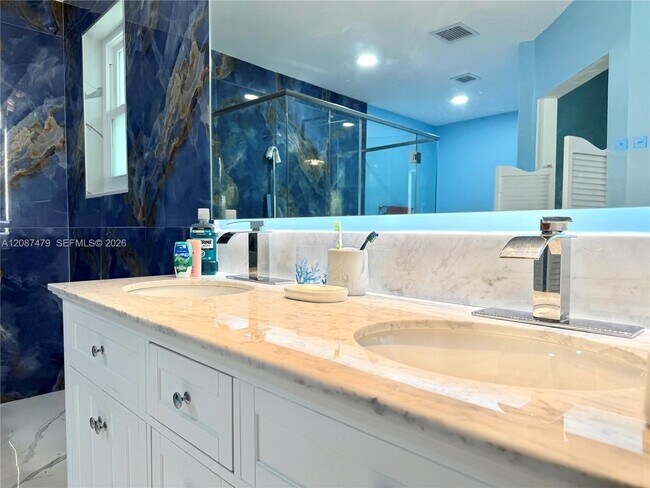 Building Photo - 4631 SW 154th Pl