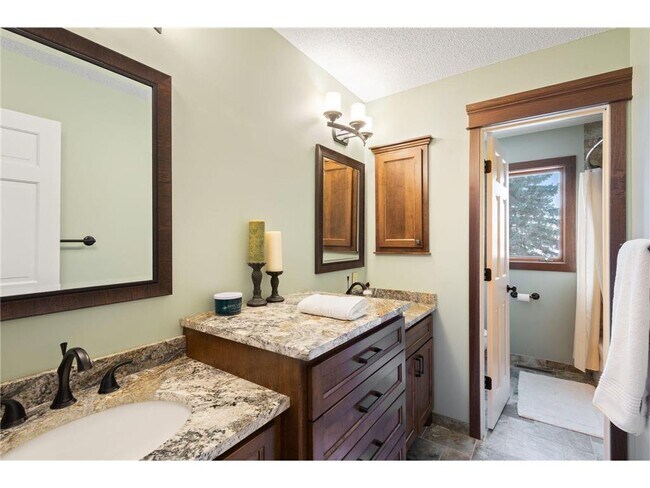 Building Photo - 6111 Kalen Dr