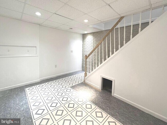 Building Photo - 513 Willow Ave