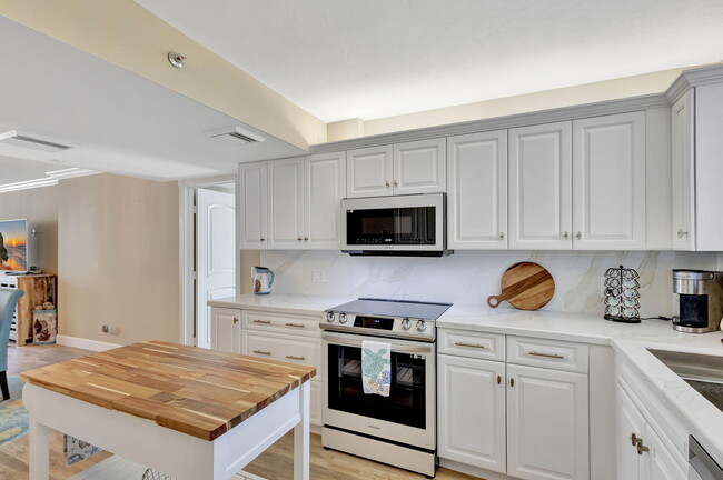 Building Photo - 100 Ocean Trail Way