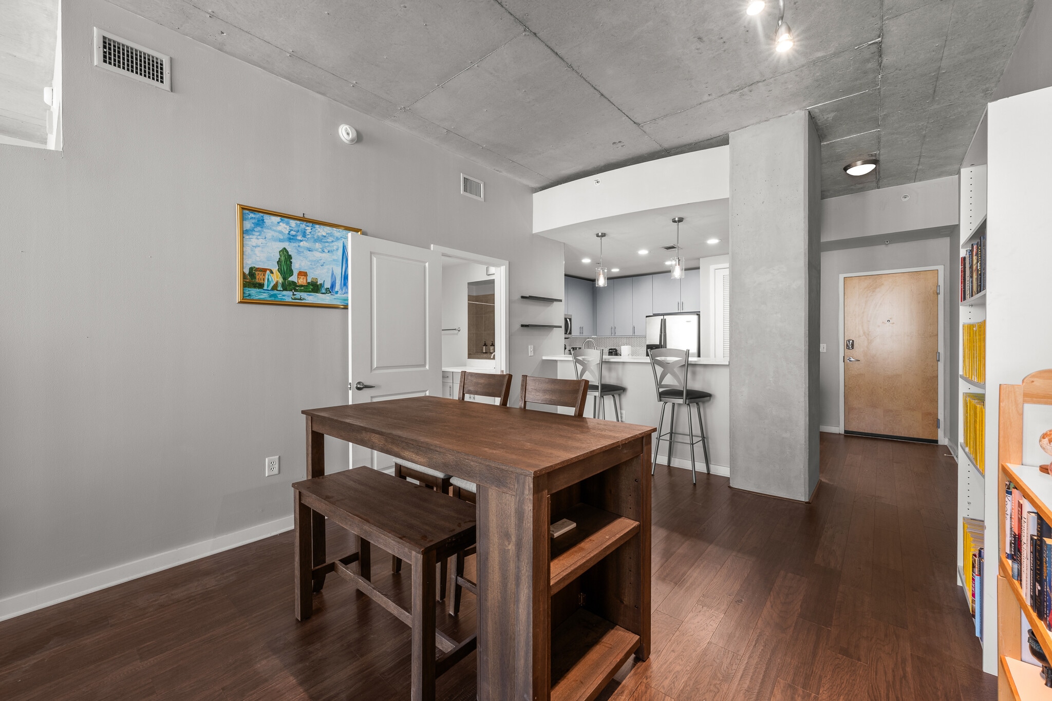 Building Photo - 777 N Ashley Dr