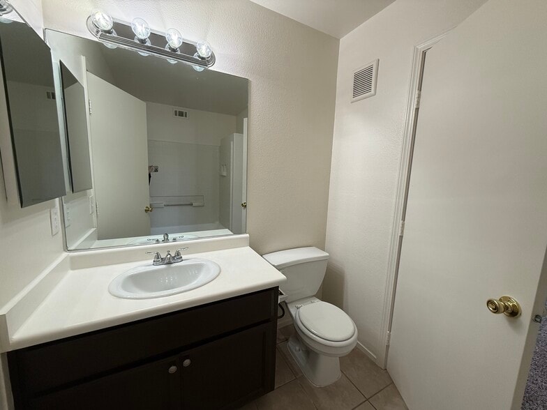 Building Photo - 8133 Autumn Star Ave