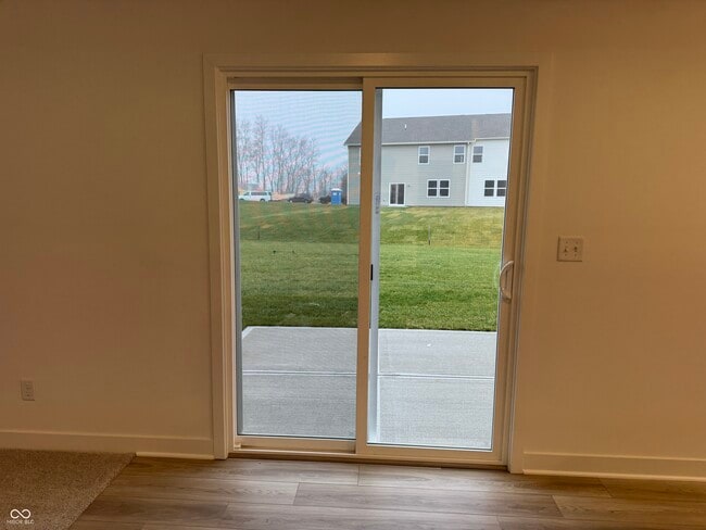 Building Photo - 2925 Grand Rdg Dr