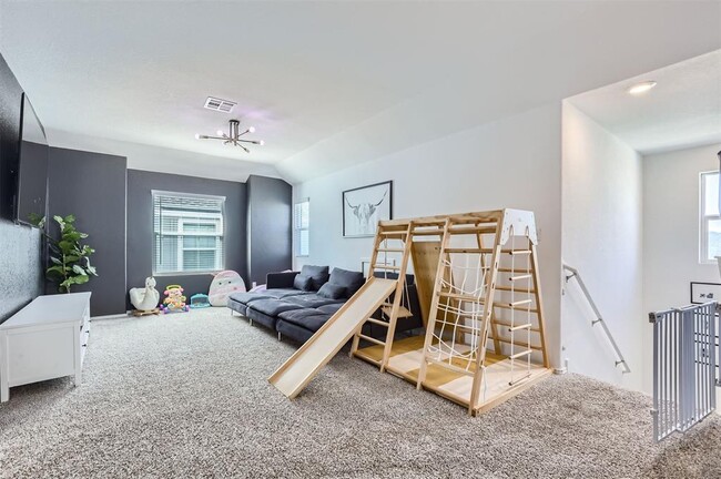 Building Photo - 213 Majestic Cedar Dr