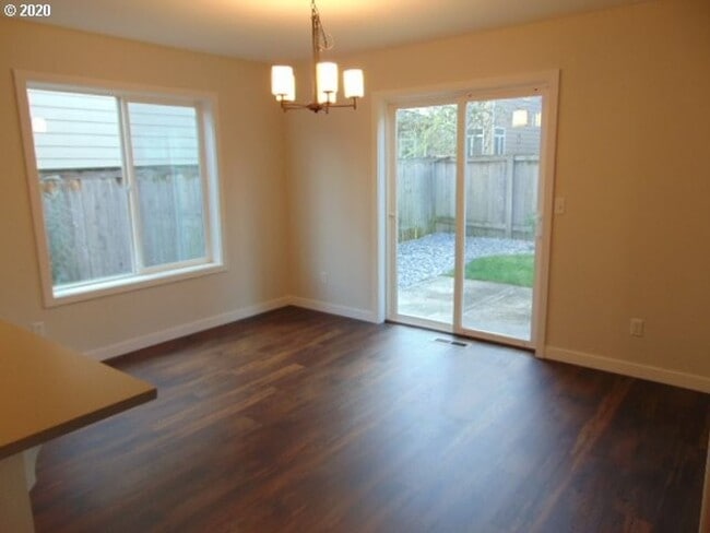 Building Photo - Beautiful 4 Bedroom Home with 2.5 Baths lo...