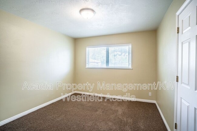 Building Photo - 542 150 E