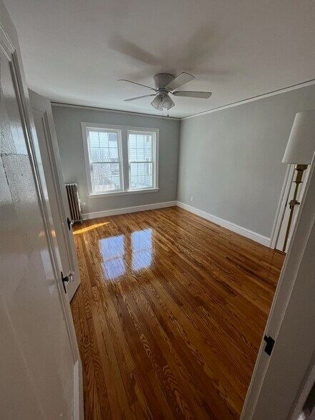 Building Photo - 25 Wawecus Rd