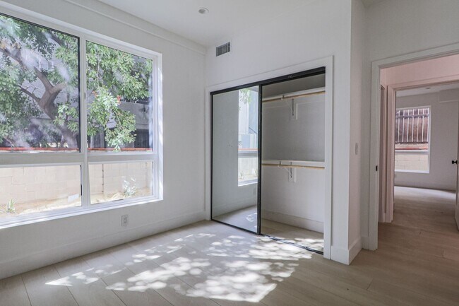 Building Photo - NEW CONSTRUCTION LUXURY 4 BED TOWNHOMES WITH ROOF DECKS