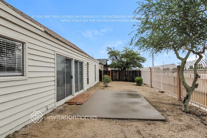 Building Photo - 3531 W Vogel Ave