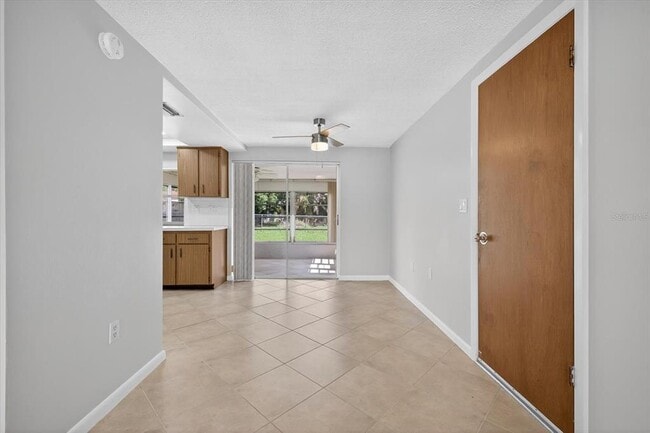 Building Photo - 7725 Summertree Ln