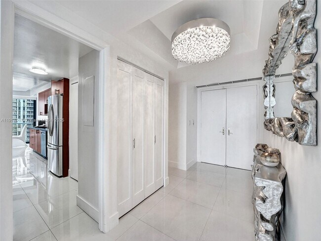 Building Photo - 20281 E Country Club Dr