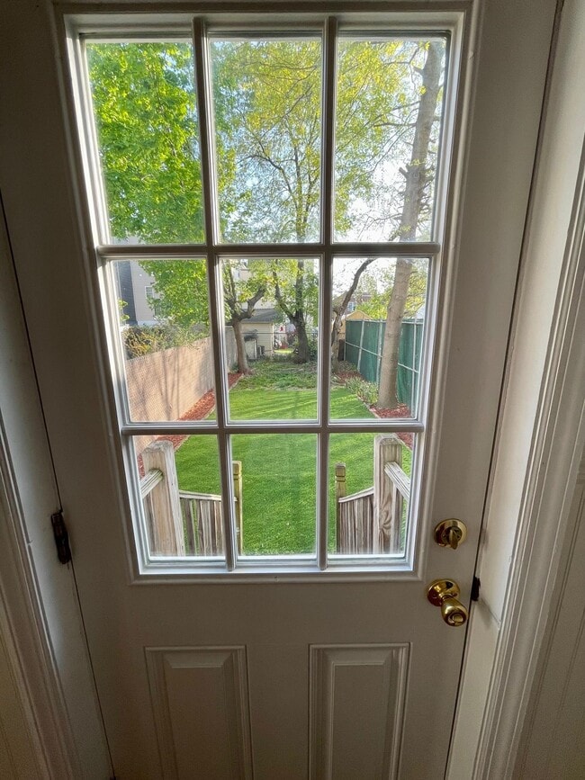 Building Photo - 27 Hopkins Ave