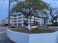 Building Photo - 443 NE 195th St