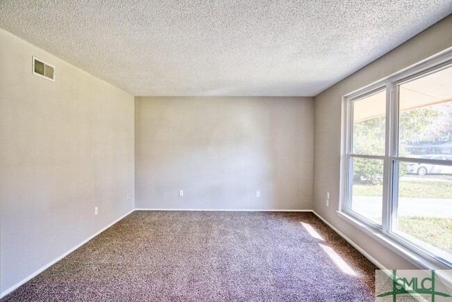 Building Photo - 11105 Largo Dr