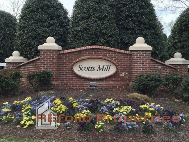 Building Photo - Lovely 3 Story 3 Bedroom 3.5 Bath 1 Car-Ga...