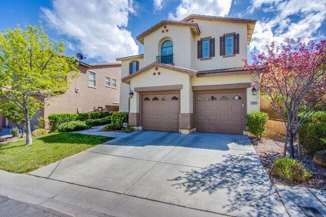 Building Photo - Beautiful 4 bedroom 3 bath plus loft home in the Vistas in Summerlin!