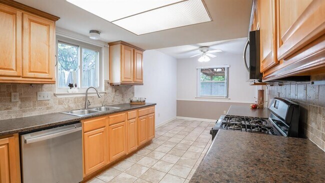 Building Photo - 11606 Parkfield Dr
