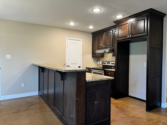 Building Photo - 15786 County Rd 472