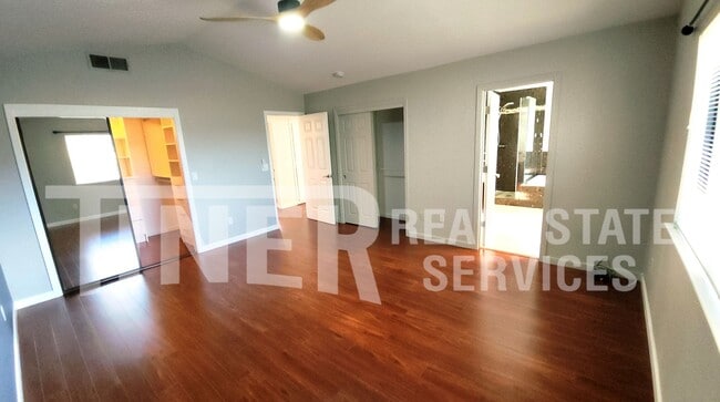 Building Photo - 413 Unity Ct