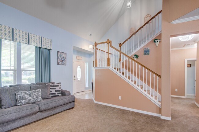 Building Photo - 55 Middle Borondo