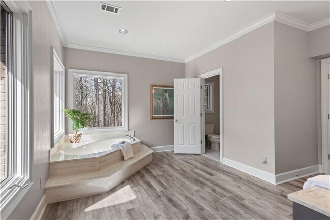 Building Photo - 15905 Westbrook Rd