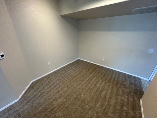 Building Photo - 2 BEDROOM CONDO IN SOUTHWEST LAS VEGAS CONDO
