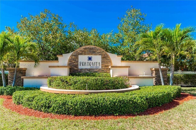 Building Photo - 2541 SE 1st St