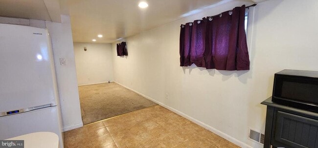 Building Photo - 300 Maiden Choice Ln