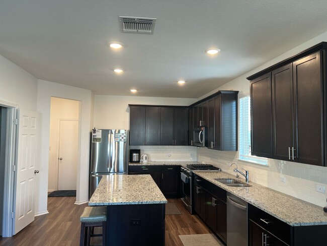 Building Photo - 549 Black Alder St