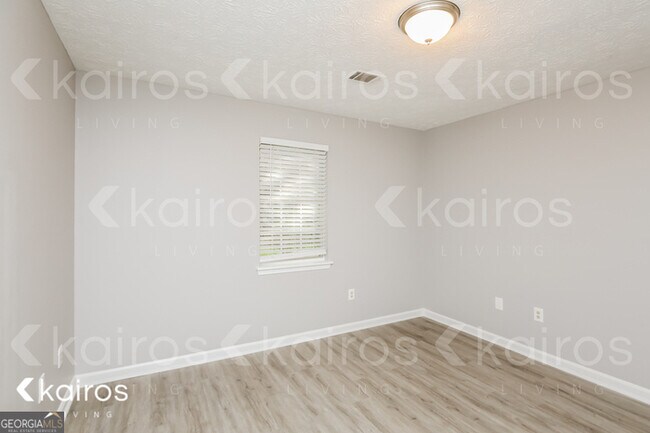 Building Photo - 105 Deer Pkwy