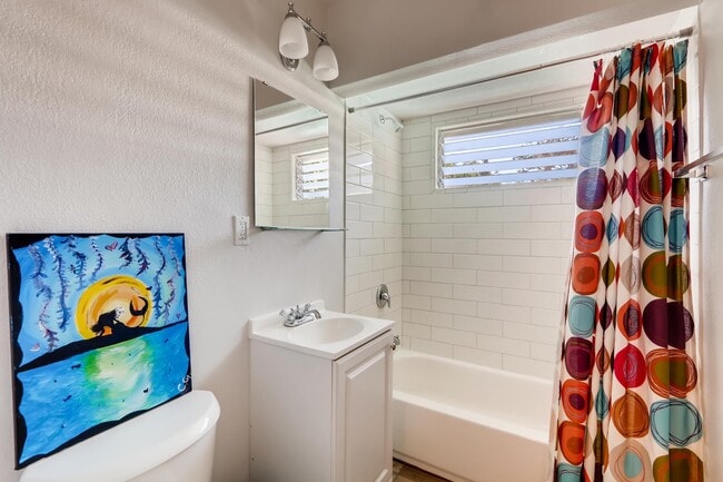 Building Photo - !!!MOVE IN SPECIAL - 50% off !!! Upgraded ...